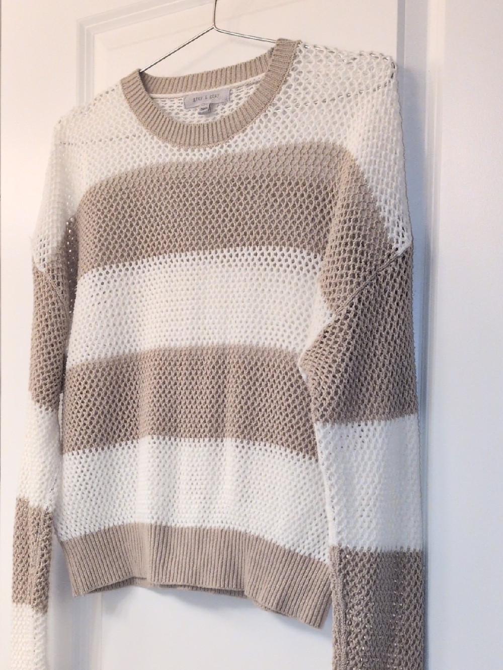 Grey & Gray White and Tan Open-Knit Striped Crew Sweater Size Large Juniors